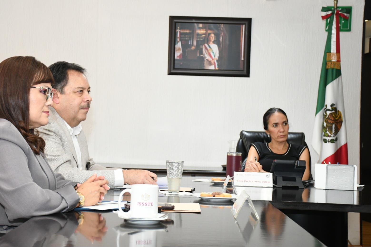 Reunión de trabajo con la Mtra. Dunia Ludlow Deloya, Directora de SUPERISSSTE